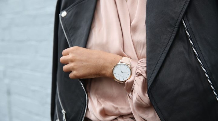 Tips to Wear Women’s Big Face Watches With Style